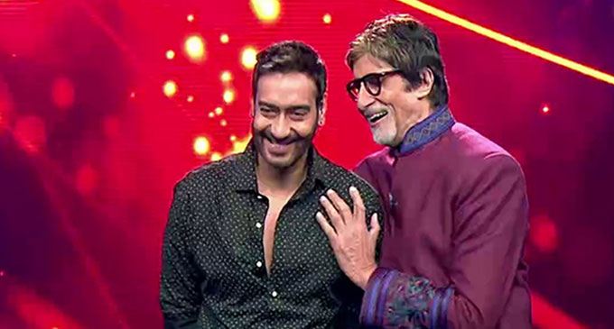 Amitabh Bachchan congratulates Ajay Devgn for completing three decades in Bollywood