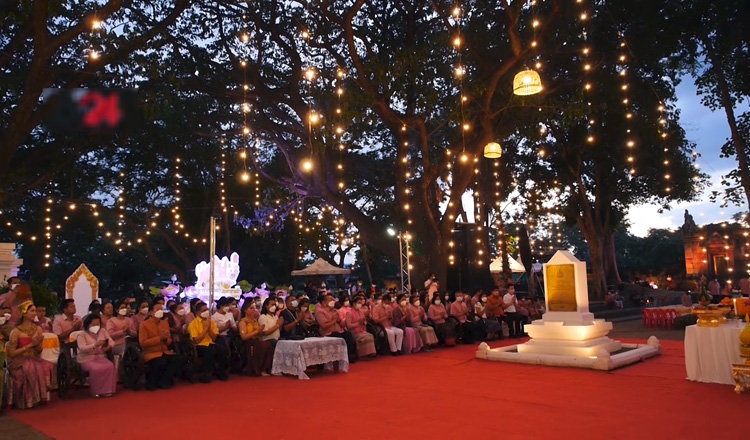 Loy Kratong Festival Launches amid Celebrations: Rivers and lagoons full of hand-crafted lotuses