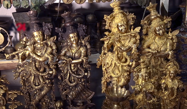 Collecting antiques and vintage items is a passion of many people in Dhaka