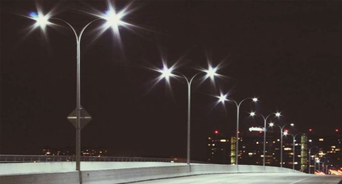 Govt gears to turn off street lights to save electricity