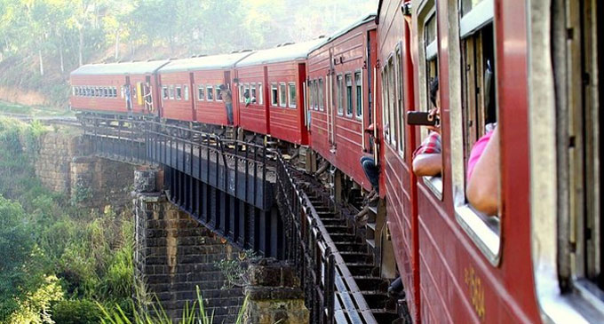 Trains from outstation areas to Colombo suspended