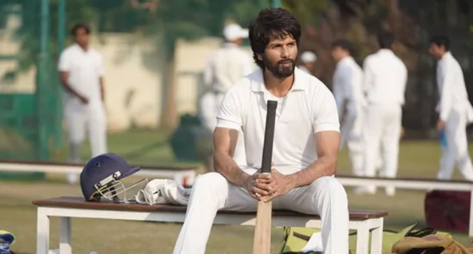 Shahid Kapoor rises to roar and revolt as a cricketer in Jersey