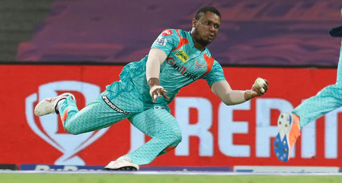 Ewin Lewis takes stunning catch to dismiss Rinku Singh Ewin Lewis takes stunning catch to dismiss Rinku Singh