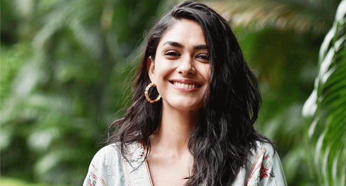 Aditya Roy Kapur and Mrunal Thakur’s crime thriller titled ‘Gumraah’