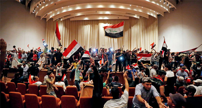 Hundreds of protesters stormed in to Iraq parliament